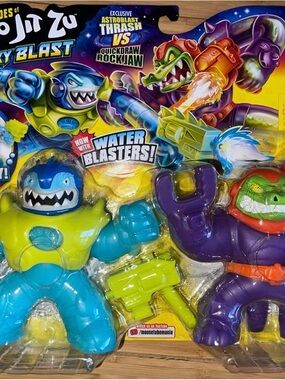 Goo Jit Zu Galaxy Blast. Astroblast Thrasher vs QuickDraw RockJaw